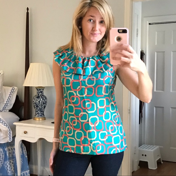 Amazing 100% Silk Top! Holiday Attire! - Picture 2 of 7